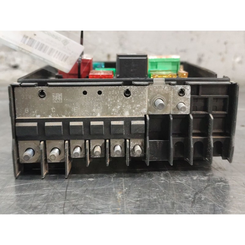 Recambio de caja reles / fusibles para volkswagen touran (1t3) 1.6 tdi referencia OEM IAM 8k180412 2