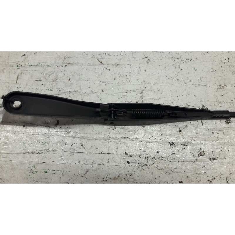 Recambio de brazo limpia delantero derecho para opel astra h berlina referencia OEM IAM 13111220 2