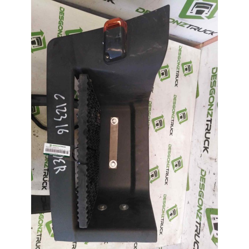 Recambio de peldaño derecho para iveco eurotech cursor (mh) 7.8 diesel referencia OEM IAM - Blanco 2
