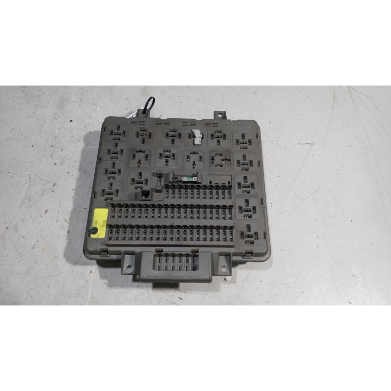 Recambio de caja reles / fusibles para daf serie lf45 desde 01 5.9 diesel referencia OEM IAM 7420792050  