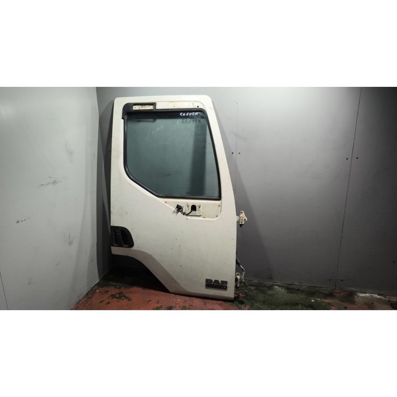 Recambio de puerta delantera derecha para daf serie lf45 desde 01 5.9 diesel referencia OEM IAM 1400741  
