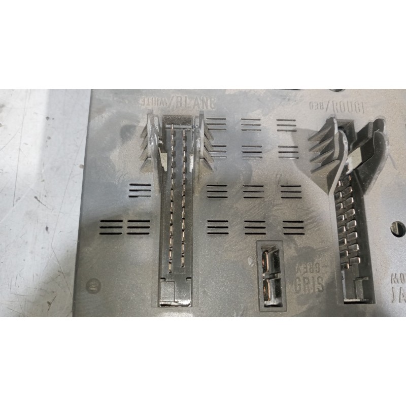 Recambio de caja reles / fusibles para daf serie lf45 desde 01 5.9 diesel referencia OEM IAM 7420792050 - Blanco 3