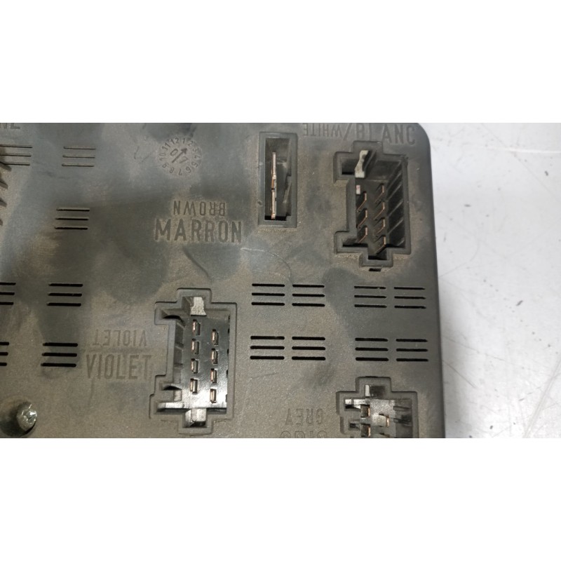 Recambio de caja reles / fusibles para daf serie lf45 desde 01 5.9 diesel referencia OEM IAM 7420792050 - Blanco 6