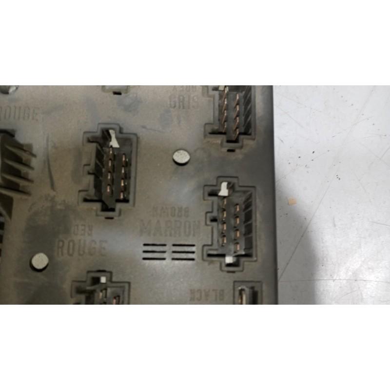 Recambio de caja reles / fusibles para daf serie lf45 desde 01 5.9 diesel referencia OEM IAM 7420792050 - Blanco 7