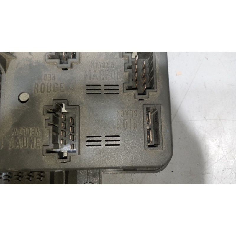 Recambio de caja reles / fusibles para daf serie lf45 desde 01 5.9 diesel referencia OEM IAM 7420792050 - Blanco 8