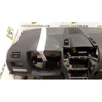 Recambio de salpicadero para opel zafira b 1.9 cdti referencia OEM IAM   