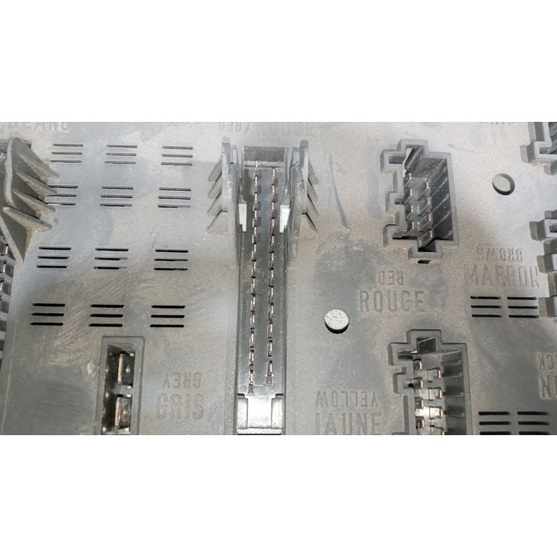 Recambio de caja reles / fusibles para daf serie lf45 desde 01 5.9 diesel referencia OEM IAM 7420792050 - Blanco 9
