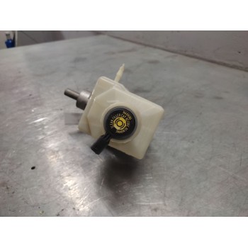Recambio de bomba freno para land rover discovery v6 td se referencia OEM IAM 74471269C  