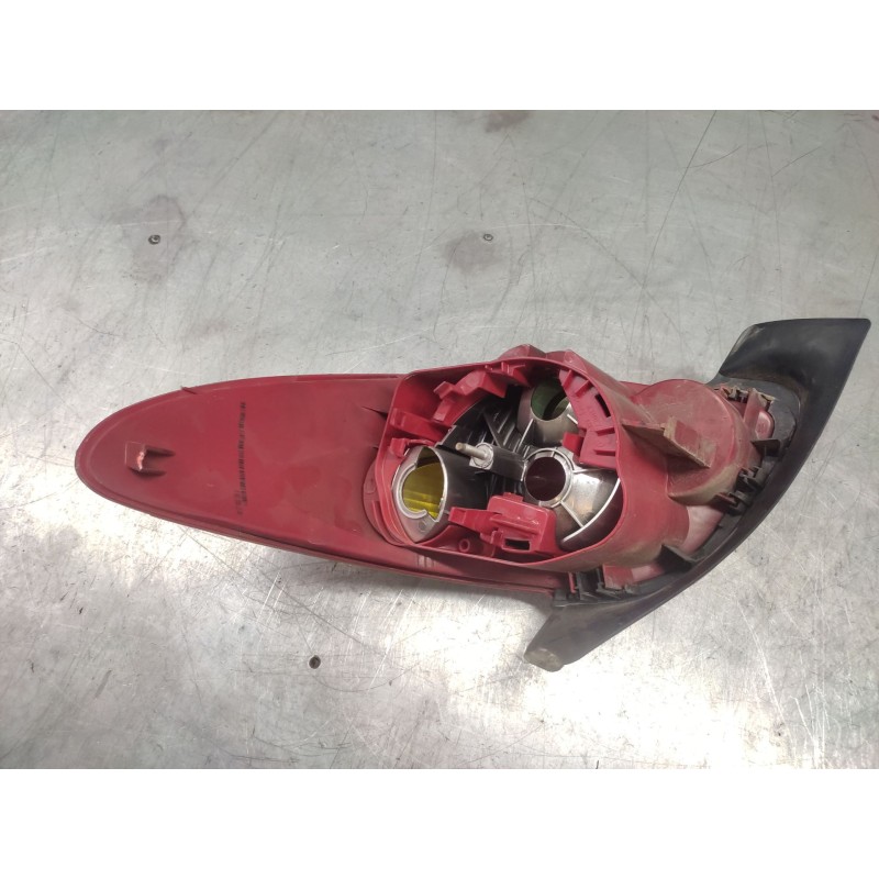 Recambio de piloto trasero izquierdo para peugeot 206 berlina xt referencia OEM IAM - Gris 4
