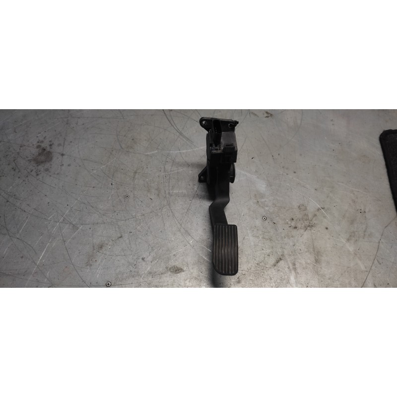 Recambio de potenciometro pedal para mercedes-benz sprinter 02.00  caja abierta 2.2 cdi cat referencia OEM IAM 0281002335 A90130