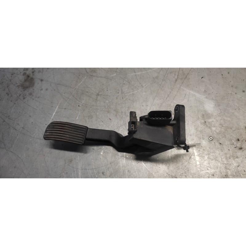 Recambio de potenciometro pedal para mercedes-benz sprinter 02.00  caja abierta 2.2 cdi cat referencia OEM IAM 0281002335 A90130 2