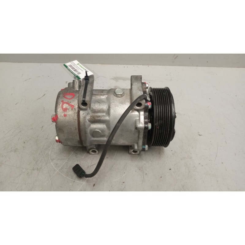 Recambio de compresor aire acondicionado para scania serie 4 (p/r 124 l) 11.7 diesel referencia OEM IAM 72440554  1348212169 - Rojo