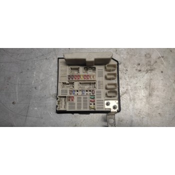 Recambio de caja reles / fusibles para renault megane ii berlina 3p 1.4 16v referencia OEM IAM 8200481867F  