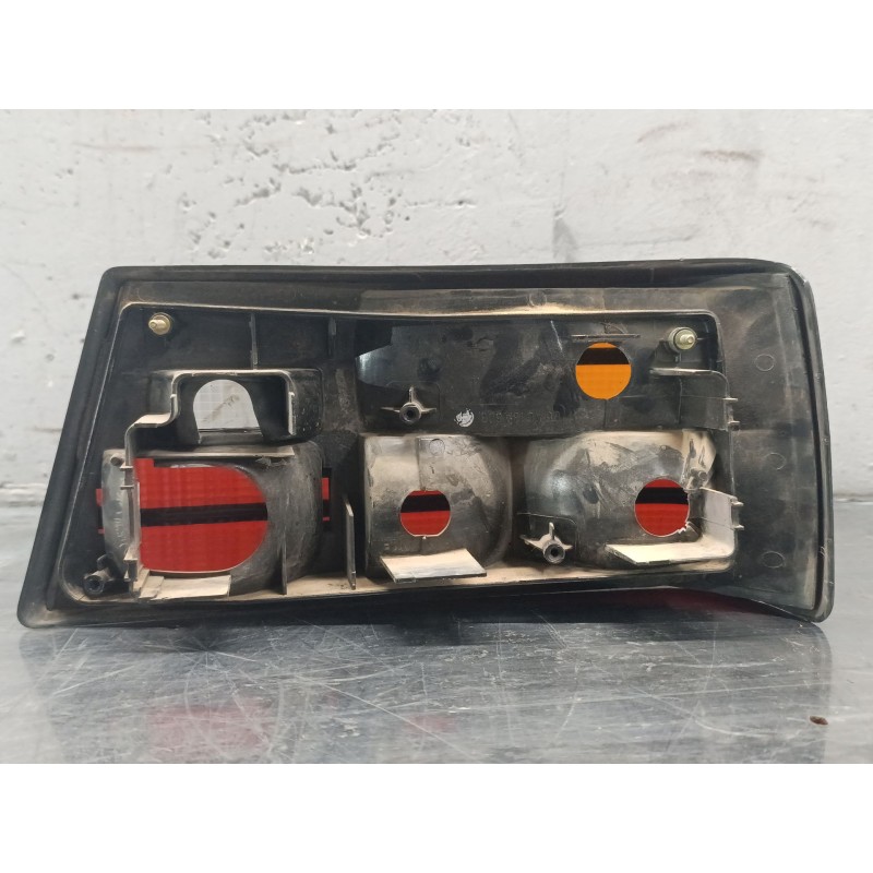 Recambio de piloto trasero izquierdo para ford orion gl referencia OEM IAM 2