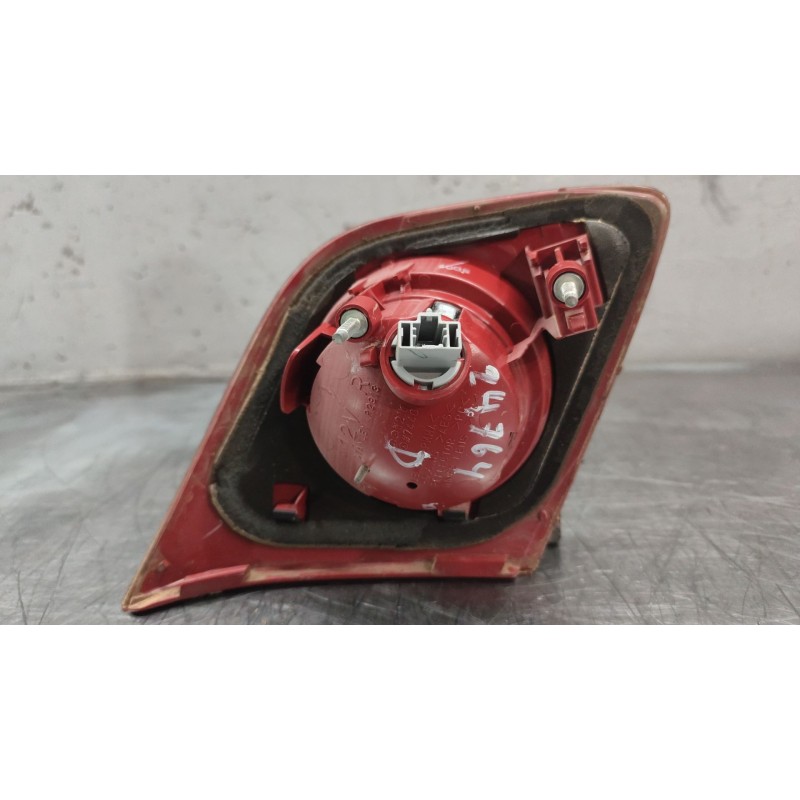 Recambio de piloto trasero derecho interior para mazda 3 berlina (bk) 1.6 vvt active referencia OEM IAM - Rojo 2