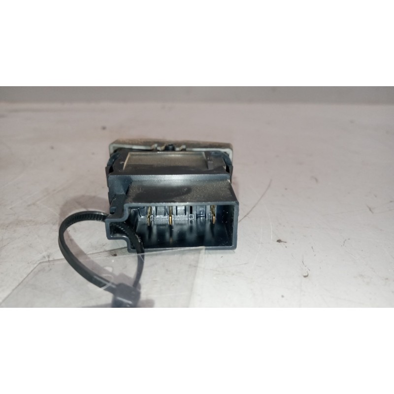 Recambio de interruptor para man tgx 18.480 12.4 diesel referencia OEM IAM 81255250211 - Blanco 2