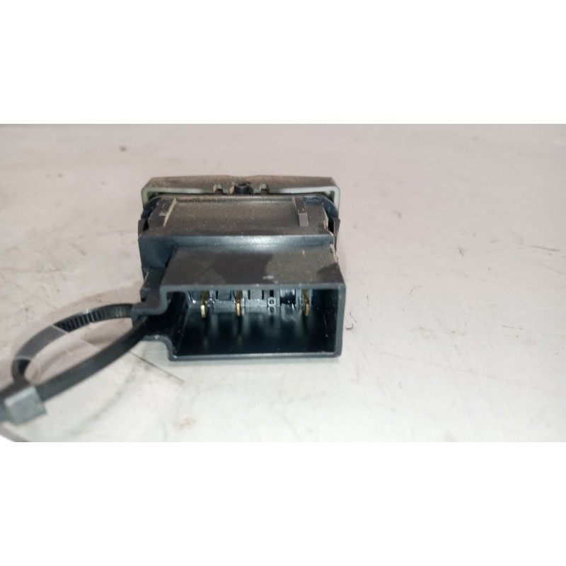 Recambio de interruptor para man tgx 18.480 12.4 diesel referencia OEM IAM 81255250211 - Blanco 2