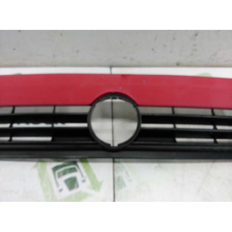 Recambio de rejilla delantera central para volkswagen golf iii variant ( 1h5) cl referencia OEM IAM 1H6853653 - Rojo 4