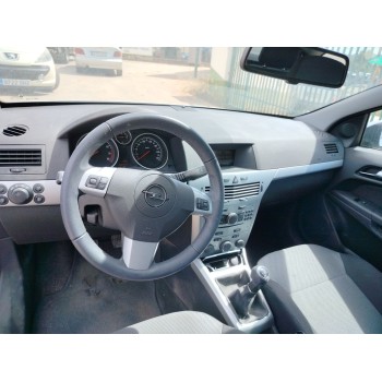 opel astra h gtc (a04) del año 2009