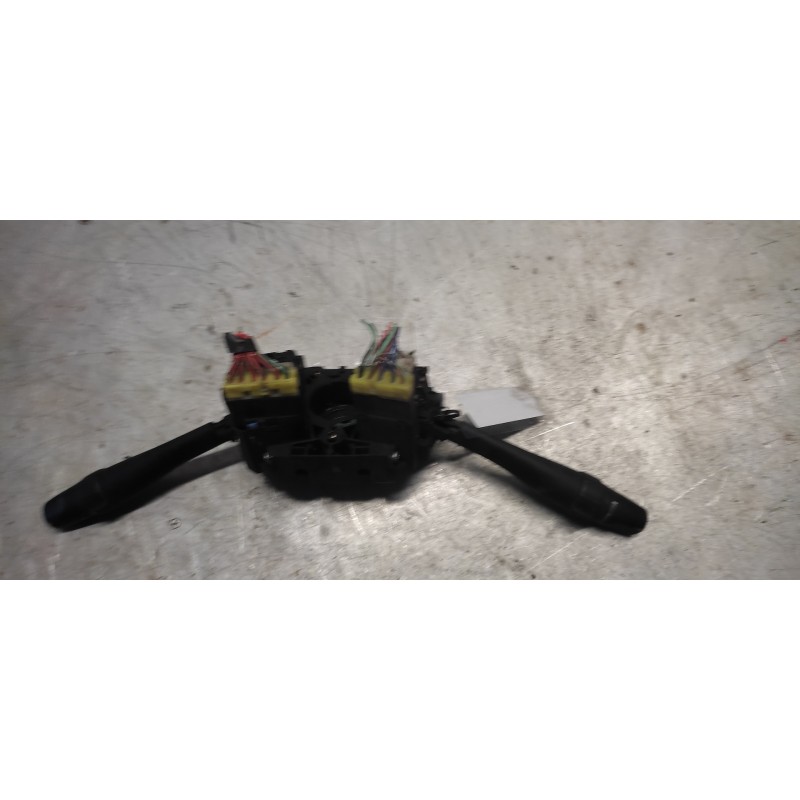 Recambio de mando multifuncion para hyundai matrix (fc) 1.5 crdi 16v gls referencia OEM IAM 2