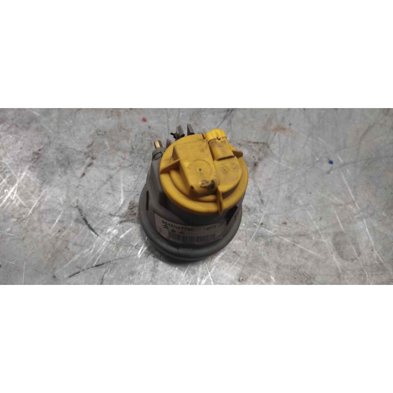 Recambio de faro antiniebla derecho para citroën c3 1.4 premier referencia OEM IAM 9648947780 2 PINS - Azul 3