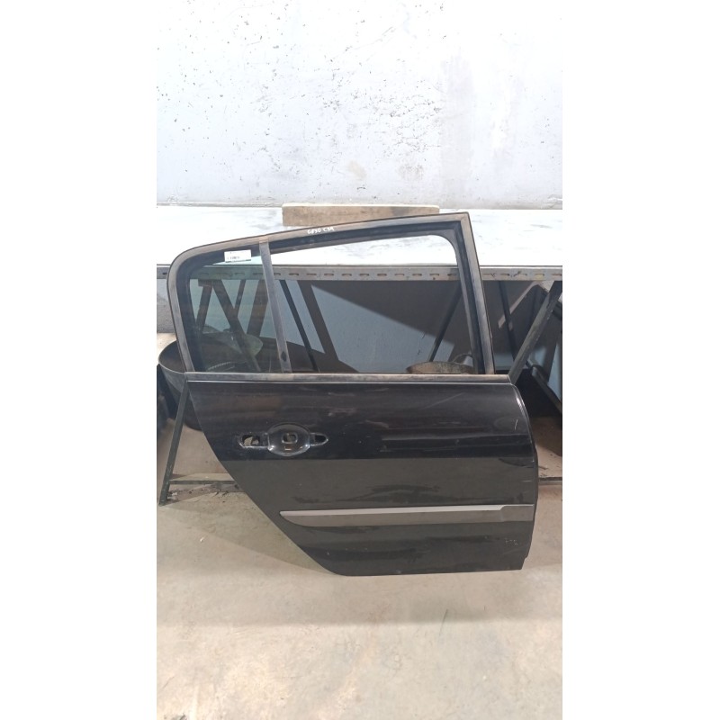 Recambio de puerta trasera derecha para renault megane ii berlina 5p authentique referencia OEM IAM 7751473734  
