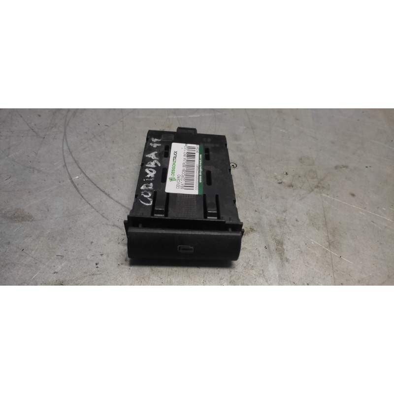 Recambio de cenicero para seat cordoba berlina (6k2) 1.9 diesel (1y) referencia OEM IAM 6K0941561  