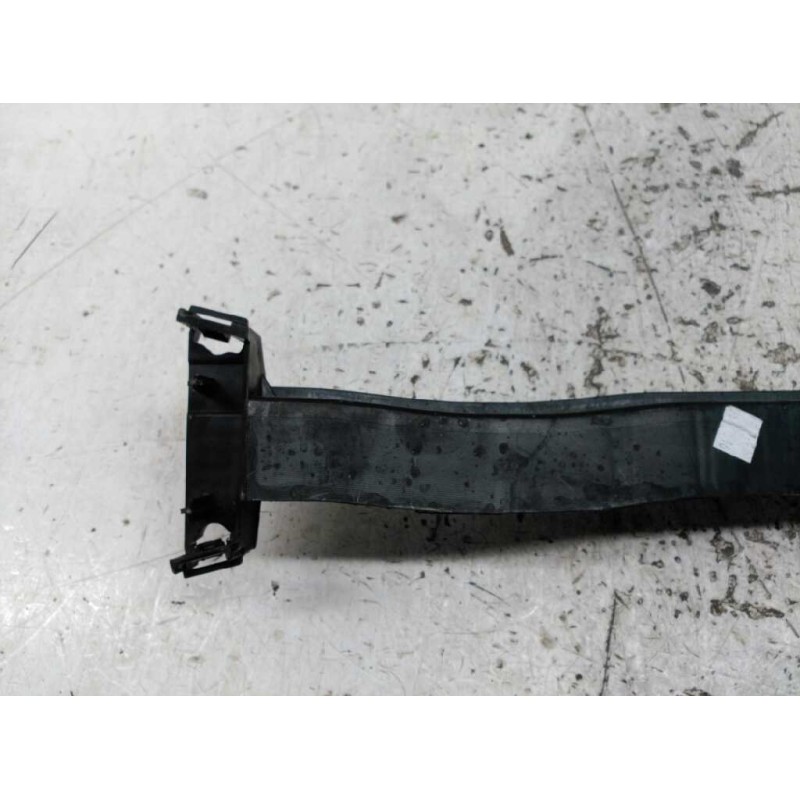 Recambio de molduras delanteras para peugeot 308 confort referencia OEM IAM 5