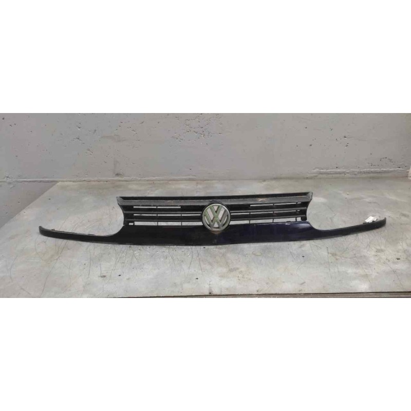 Recambio de rejilla delantera para volkswagen golf iii berlina (1h1) 1.6 referencia OEM IAM 1H6853653C  