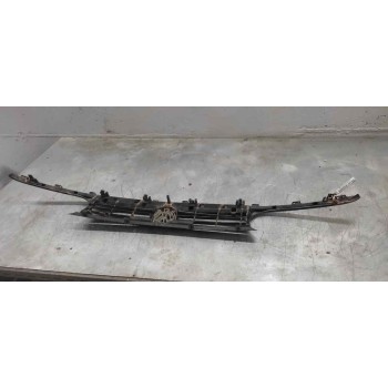 Recambio de rejilla delantera para volkswagen golf iii berlina (1h1) 1.6 referencia OEM IAM 1H6853653C  