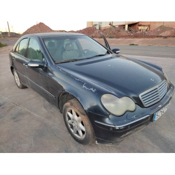 mercedes-benz clase c (w203) berlina del año 2001