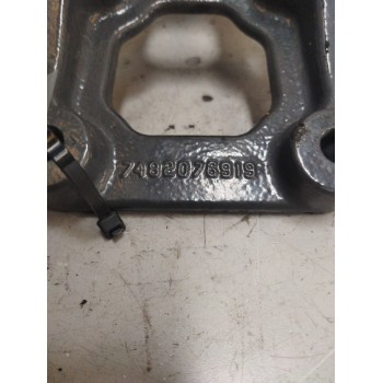 Recambio de soporte ballesta delantero para renault d narrow referencia OEM IAM 7482076919 DERECHA 