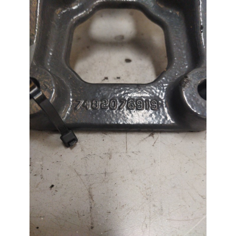 Recambio de soporte ballesta delantero para renault d narrow referencia OEM IAM 7482076919 DERECHA - Blanco 2