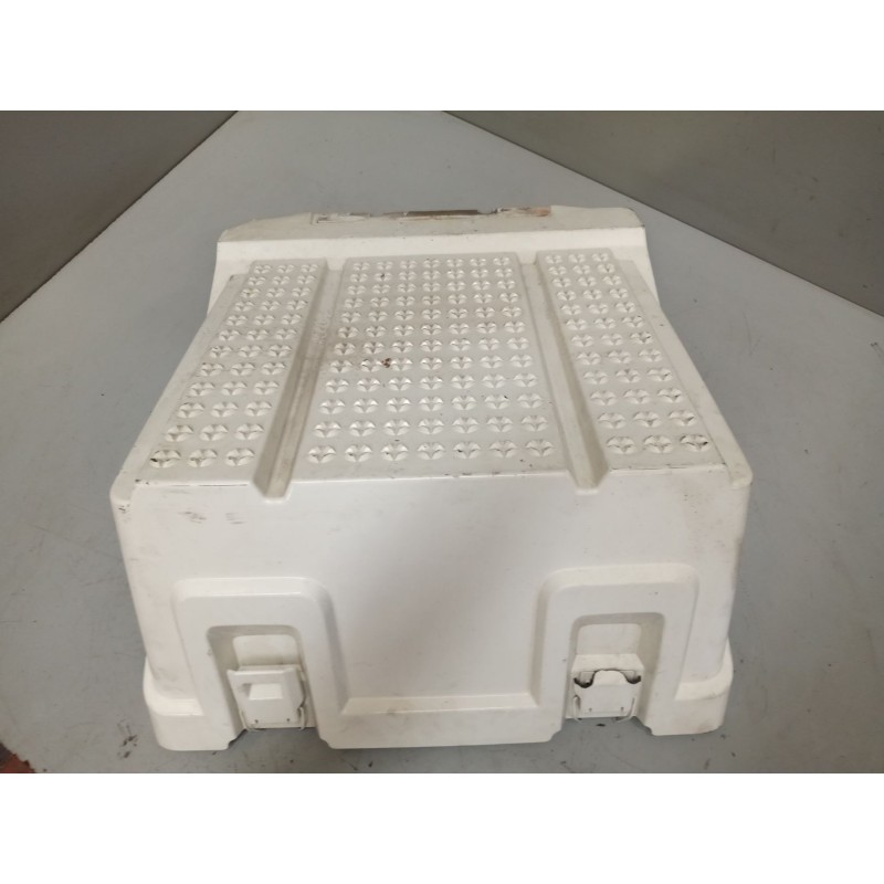 Recambio de tapa bateria para scania serie p/g/r (c-clase) fsa r450 (4x2) largo cr 19 a referencia OEM IAM 2428035 - Blanco 4
