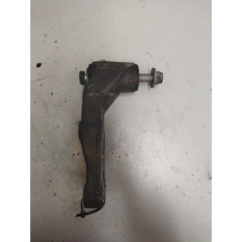 Recambio de soporte ballesta delantero para renault d narrow referencia OEM IAM 7482076919 IZQUIERDA - Blanco 4