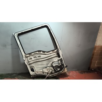 Recambio de puerta delantera izquierda para man tg - a 26.xxx 10.5 diesel referencia OEM IAM 81626004131  
