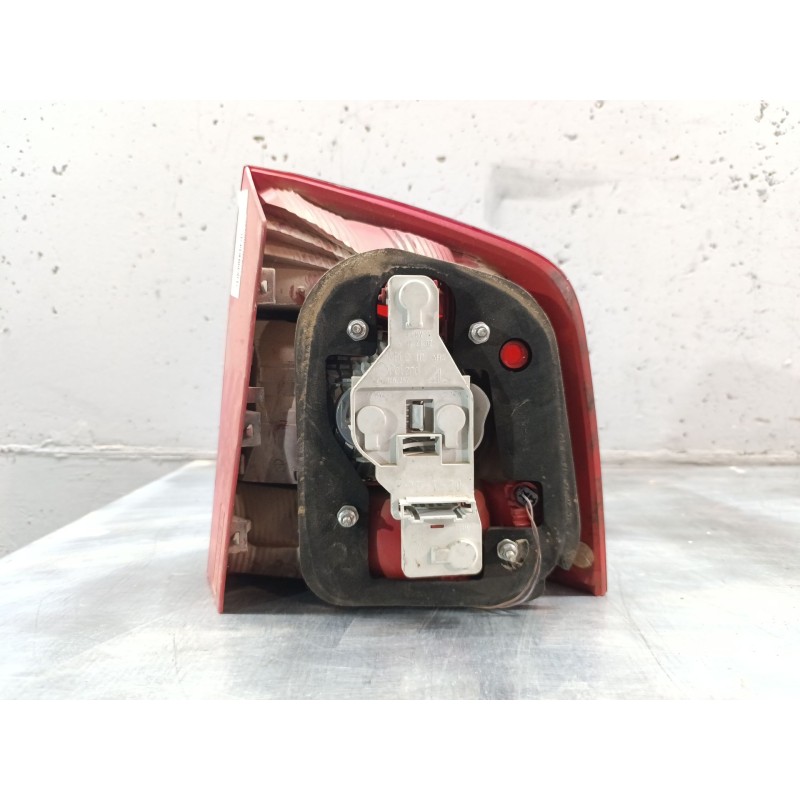 Recambio de piloto trasero izquierdo para skoda octavia ii combi (1z5) 2.0 tdi 4x4 referencia OEM IAM - Negro 2