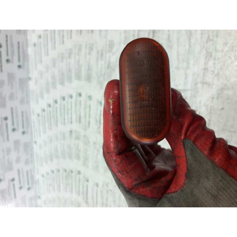 Recambio de piloto lateral derecho para renault clio ii fase i (b/cbo) 1.9 diesel referencia OEM IAM - Rojo 2