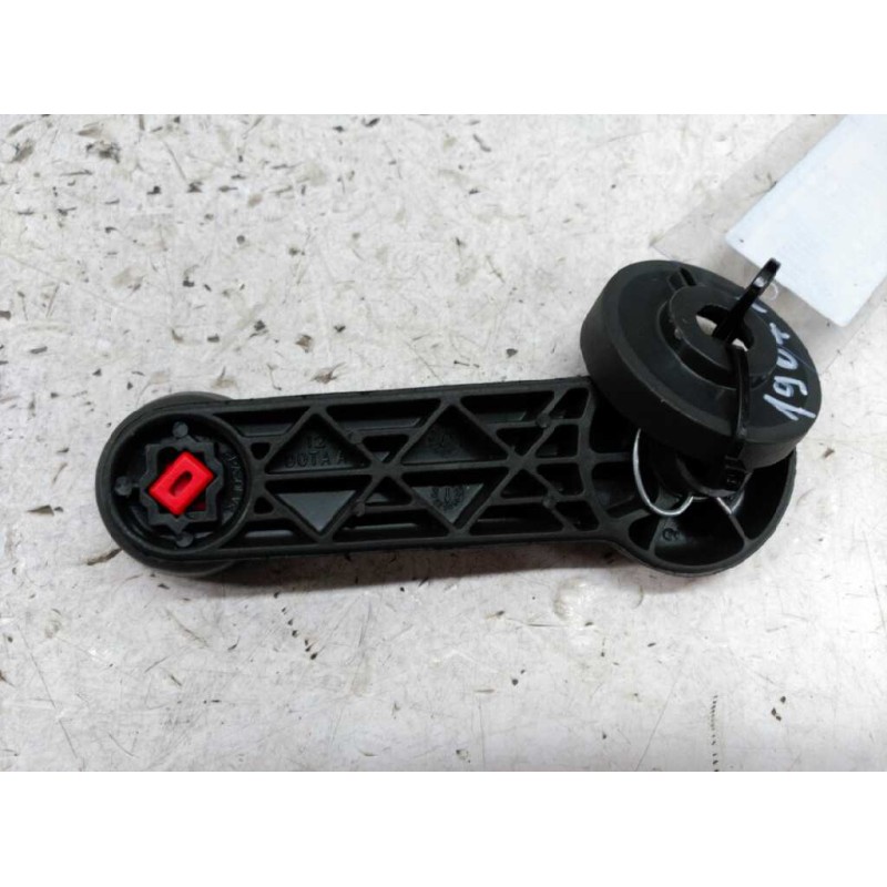 Recambio de maneta elevalunas trasera izquierda para ford focus berlina (cap) ambiente (d) referencia OEM IAM - Azul 2