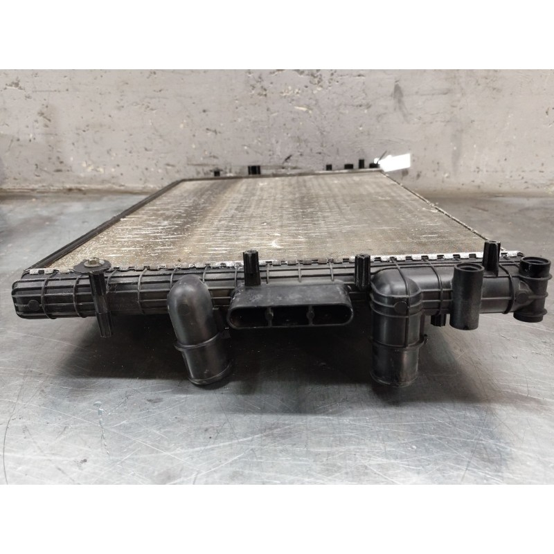 Recambio de radiador agua para iveco daily config. paquetería cabina simple 35s... batalla 3750 referencia OEM IAM - Blanco 2