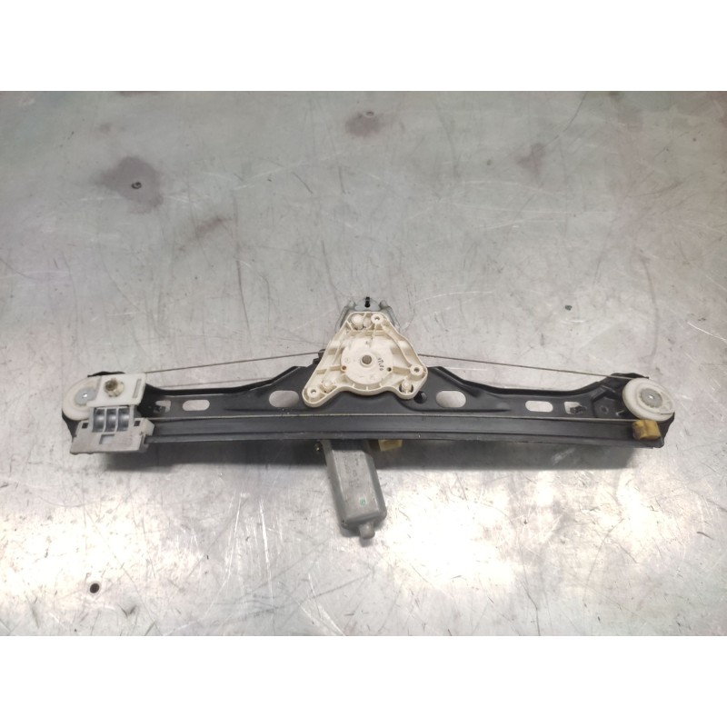 Recambio de elevalunas trasero derecho para mercedes-benz clase c (w203) berlina 220 cdi (203.006) referencia OEM IAM 0130822007 2