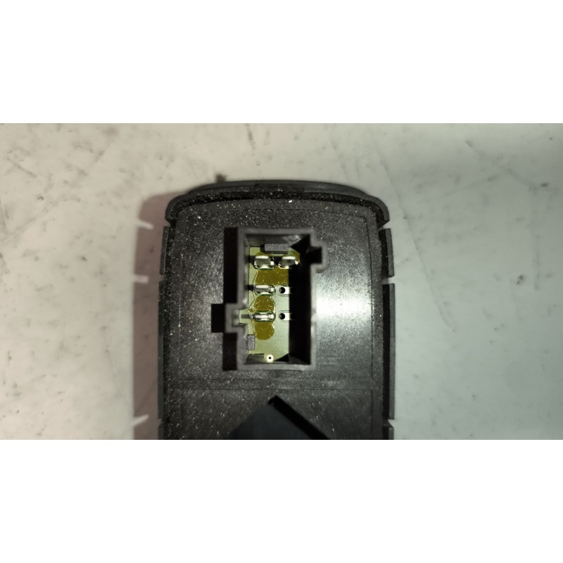 Recambio de mando elevalunas delantero derecho para daf serie xf105.460 12.9 diesel referencia OEM IAM 1811229 - Blanco 4