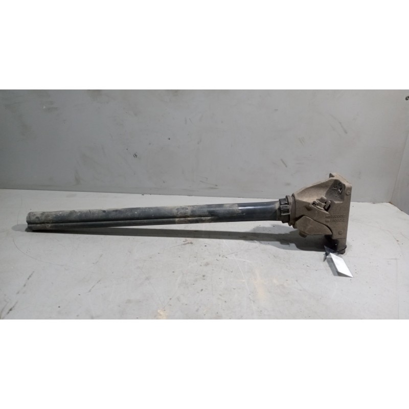 Recambio de soporte guardabarros trasero para volvo fh xxx 12.8 diesel referencia OEM IAM   