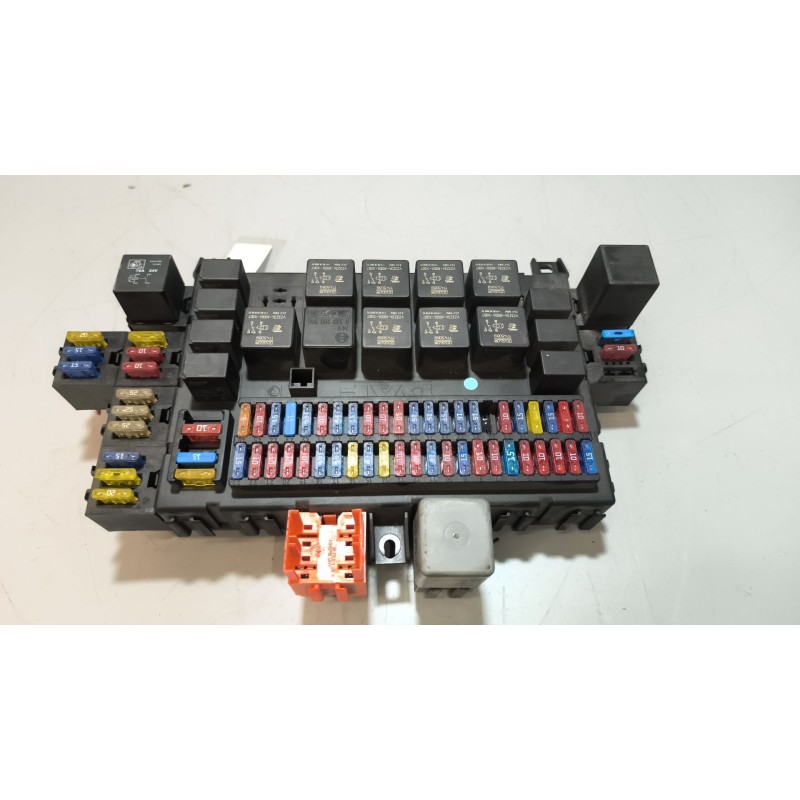 Recambio de caja reles / fusibles para daf serie xf105.xxx 12.9 diesel referencia OEM IAM 1795419  