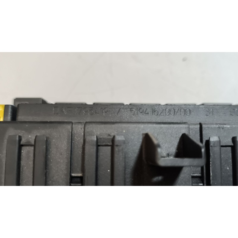 Recambio de caja reles / fusibles para daf serie xf105.460 12.9 diesel referencia OEM IAM 1795419 - Blanco 5