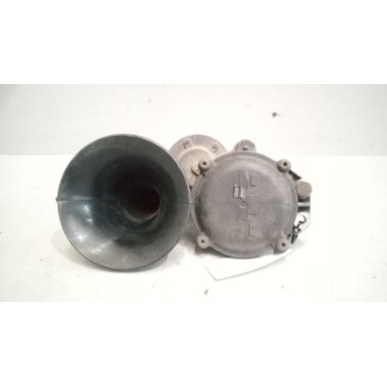 Recambio de claxon para renault premium route 2006 10.8 diesel referencia OEM IAM   