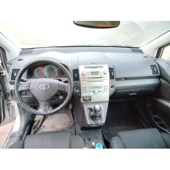 toyota corolla verso (r1) del año 2005