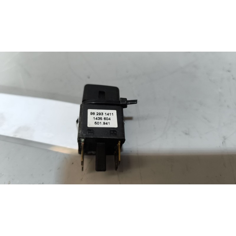Recambio de interruptor para daf serie xf105.460 12.9 diesel referencia OEM IAM 1435604 - Blanco 2