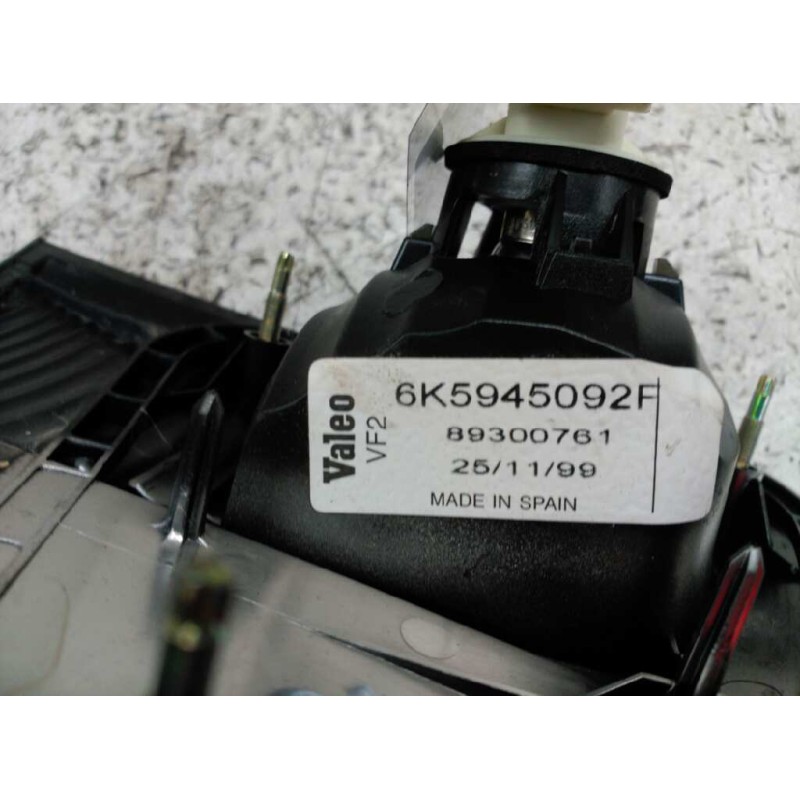Recambio de piloto trasero derecho para seat cordoba berlina (6k2) signo referencia OEM IAM 6K5945092F PORTÓN 3