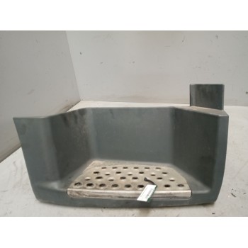PELDAÑO DERECHO 81615100570 